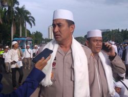 Kapolres Jakpus Mesra Duduk Bareng Ulama di Panggung Utama Aksi Reuni 212