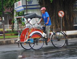 Kepergok Masuk Jakarta, Puluhan Becak Dikembalikan oleh Satpol PP DKI Jakarta