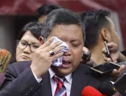 Azwar Anas Resmi Mundur, Air Mata Hasto Sekjen PDIP Tumpah