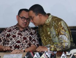 Anies Doakan Sudirman Pakai Seragam Sama dengan Dirinya