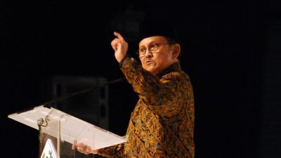 Gangguan Klep Jantung, BJ Habibie Dirawat di Jerman