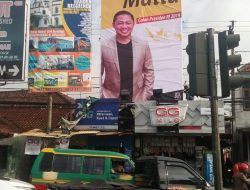 Billboard-Blllboard Anis Matta