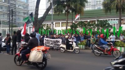 HMI Gelar Aksi Turun Jalan Sambut Kedatangan Jokowi di Malang