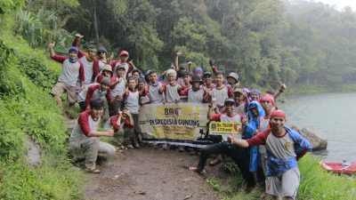 Ekspedisi 8 gunung