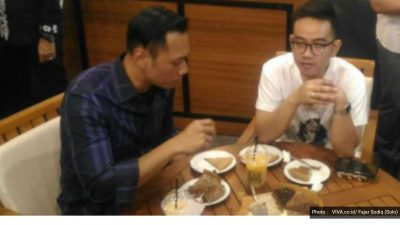 Saat Gibran dan AHY Bertemu dan Menyantap Martabak