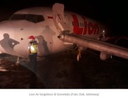 [Video] Ngeri, Pesawat Lion Air Tergelincir di Bandara Gorontalo