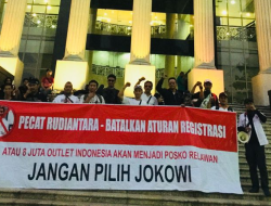 Wah, Pedagang Pulsa Marah, Bentangkan Spanduk “Jangan Pilih Jokowi”