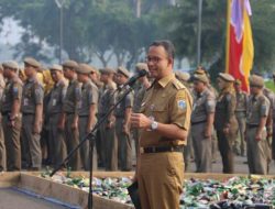 Prestasi Lagi, Anies Baswedan Musnahkan 14.997 Botol Miras