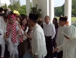 Tuding Anies Serobot Antrian sehingga Disoraki, Ahoker Dibully Warganet