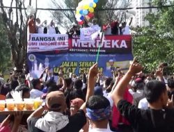 Warga Solo Deklarasi #2019GantiPresiden di Depan Markobar