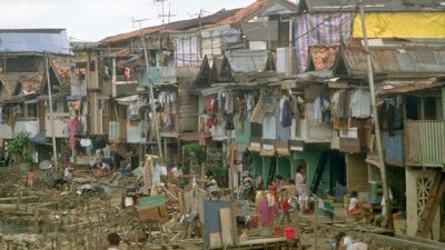 Ukuran Program Pengentasan Kemiskinan Jokowi: Makan 2 Kali Sehari