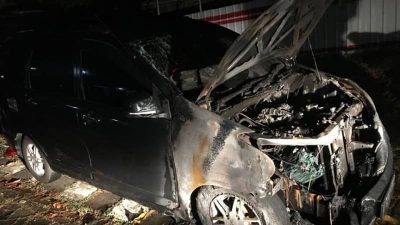 Astaghfirullah, Mobil Neno Warisman Dibakar Orang Tak Dikenal