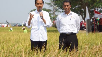 Curhat Jokowi ke Relawan Soal Impor Beras