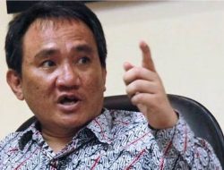 Andi Arief soal Cuitan 70 Kontainer: Sekjen PDIP Buta Huruf