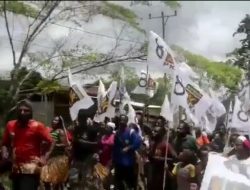 [Video] Orang Papua Kibarkan Bendera PKS