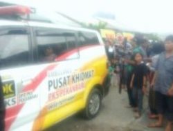 Saat Mobil Ambulan Milik PKS Bantu Antarkan Jenazah Warga di TPU Kristen