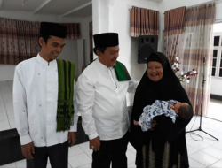 Begini Kedekatan Ustadz Abdul Somad dengan Ibundanya