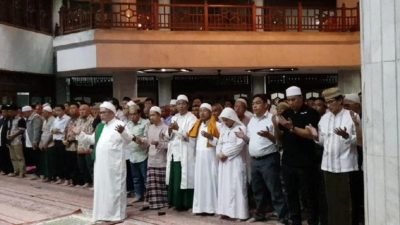 Sandi Gelar Salat Gaib atas Meninggalnya 119 Anggota KPPS