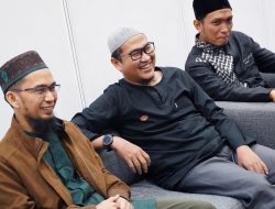 Di Hijrah Fest, Ustadz Adi Hidayat Lakukan Sedekah Menakjubkan