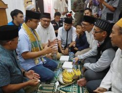 Bahagiakan Warganya, Anies Buka Puasa Bersama di Kampung Bandan