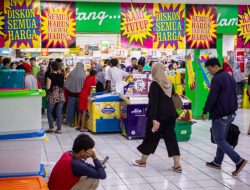 Banyak Gerai Giant Tutup, Gelombang PHK di Depan Mata?