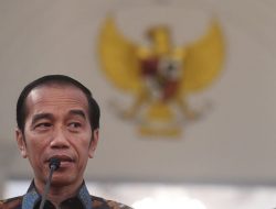 Jokowi soal Sidang Perdana di MK: Hargai Proses Hukum