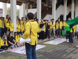 Netizen: Jaket Kuning Itu Berani Lawan Tirani, Bukan Cuma Soal Parkir