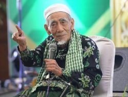 Mbah Moen, Lahir saat Sumpah Pemuda, Wafat Ketika Berhaji di Mekkah