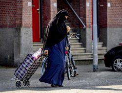 Warga Belanda Tak Lagi Diperbolehkan Memakai Burqa dan Cadar