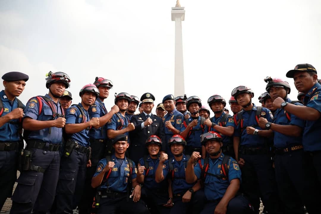 Anies Berangkatkan Relawan ke Riau