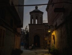 Kekang Kebebasan Beragama, Partai Komunis China Bongkar Kubah Masjid