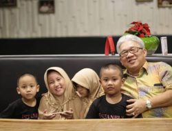 Ustadz Felix Siauw: Islam Memuliakan Manusia