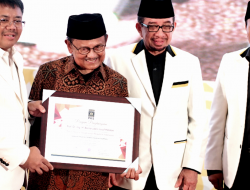 Presiden PKS: Habibie Putra Terbaik Bangsa