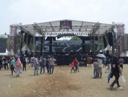 Konser Musik untuk Republik Sepi di Hari Pertama