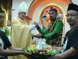 Hadiri HUT Gereja Banser Berikan Tumpeng