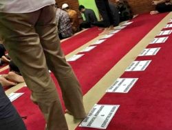 Beredar Foto Saf Jemaah Masjid ‘Diatur’, Kementerian BUMN: Hoax!