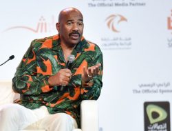 Komedian AS Steve Harvey Akui Negaranya Salah Paham Tentang Islam