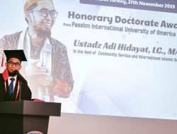 Ustadz Adi Hidayat Resmi Terima Gelar Doktor Kehormatan dari Turki