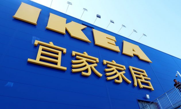 IKEA Bela Pegawainya yang Diserang Pelanggan Rasis Karena Berhijab