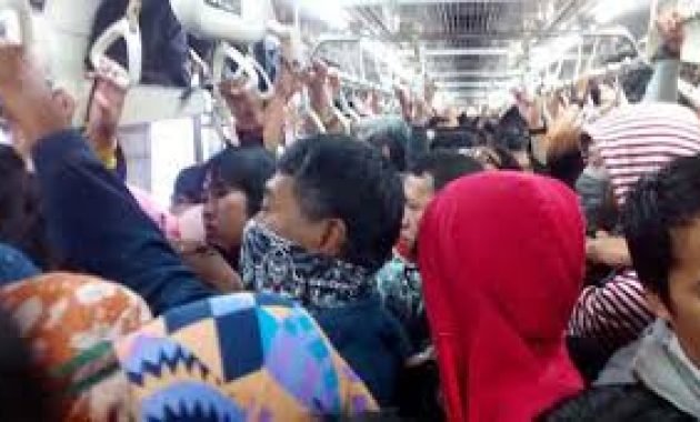 Muslimah Alami Kekerasan di KRL Hingga Hijabnya Ditarik Paksa Oleh Pria Tak Dikenal