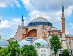 Pendeta yang Jadi Mualaf di Hagia Sophia itu Bernama Baba Muhammad