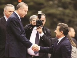 Kado Istimewa Recep Tayyip Erdogan untuk Sarkozy