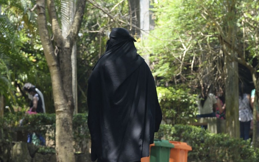 Sri Lanka to ban burqa shut many Islamic schools
