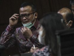 Potret Hukum Indonesia: Tuntutan Hukuman Koruptor Miliaran dan Ratusan Juta, Sama!