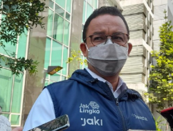 Anies Terperosok ke Selokan, Warganet: ‘Tanda-tanda Akan Jadi Presiden’