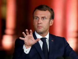 Macron dan 2021: Juni Ditampar, September Dilempar Telur