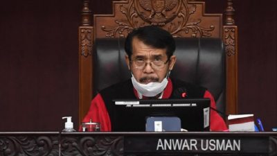 MK Koreksi Perppu Corona Pejabat Tak Kebal Hukum