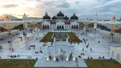 Maulid Nabi Muhammad: Mengupas Tuntas Peringatannya