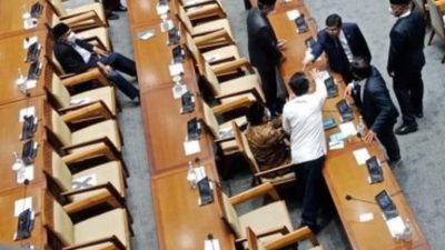 Bela Puan yang Abaikan Interupsi, Ketua F-PDIP Hampiri Legislator PKS