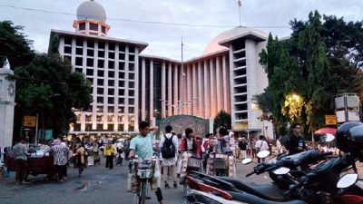 Ramai-Ramai soal Parkir dan Masjid